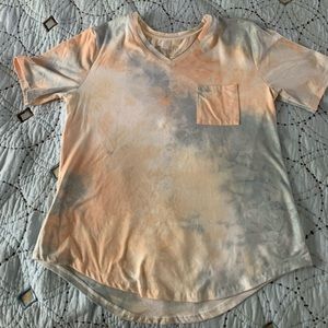 Zyia go to v neck pocket t